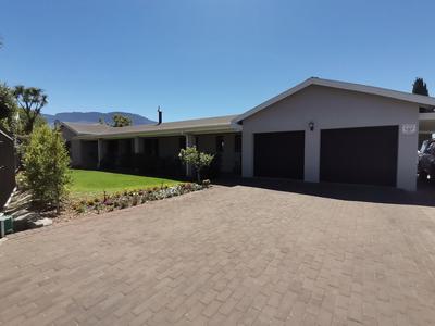 House For Sale in Prince Alfred Hamlet, Prince Alfred Hamlet
