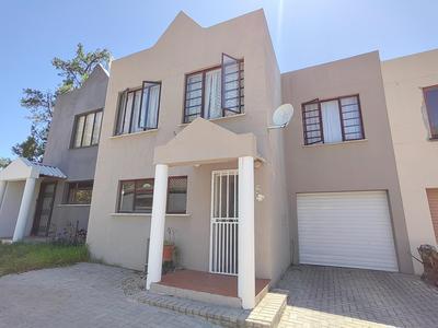 Townhouse For Sale in Ceres, Ceres