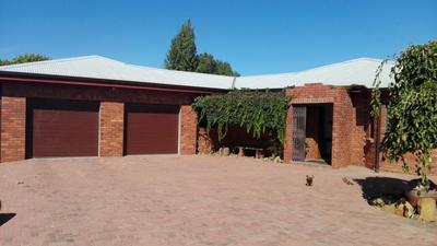 House For Sale in Prince Alfred Hamlet, Prince Alfred Hamlet