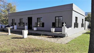 House For Sale in Prince Alfred Hamlet, Prince Alfred Hamlet