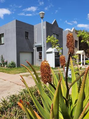Duplex For Sale in Ceres, Ceres