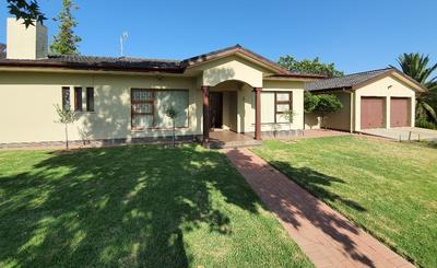 House For Sale in Prince Alfred Hamlet, Prince Alfred Hamlet