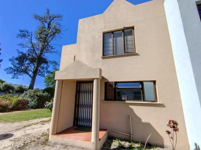 Townhouse For Sale in Ceres, Ceres