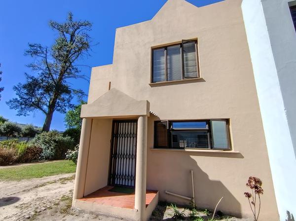 Townhouse For Sale in Ceres, Ceres